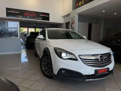 Usata Opel Insignia Country Tourer 163 CV (119 kW) 2014 Bianco Station wagon