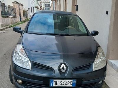 Grigio Usata 2007 Renault Clio II Berlina | 2500 € (Buon prezzo)