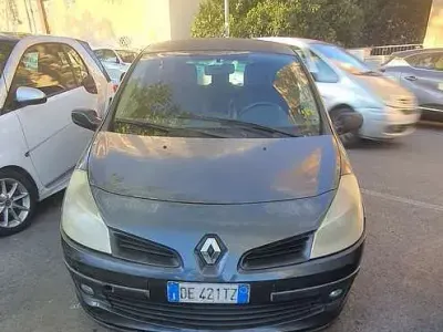 Usata Renault Clio II Authentique 75 CV (55 kW) 2007 Berlina