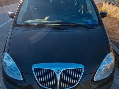 Usata Lancia Musa 95 CV (69 kW) 2005 Marrone Monovolume