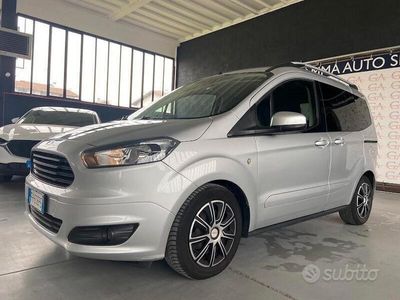 usata Ford Tourneo Courier 1.5 TDCI 75CV NEOPATENTATI 5 POSTI