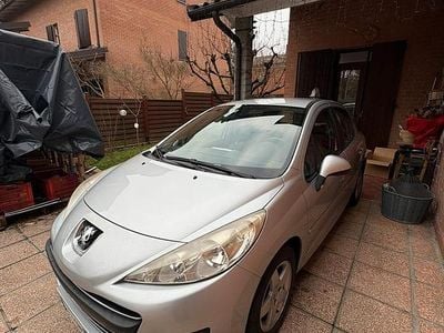 Grigio Usata 2010 Peugeot 207 Utilitaria | 3600 € (Buon prezzo)