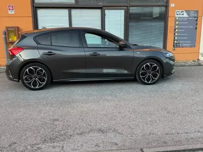 Usata Ford Focus ST-Line 120 CV (88 kW) 2021 Grigio Berlina