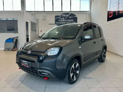 Usata Fiat Panda Cross S 69 CV (50 kW) 2023 Grigio scuro Utilitaria