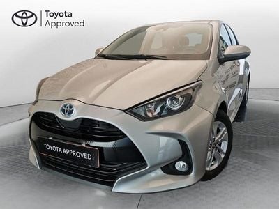Usata Toyota Yaris Hybrid Active 116 CV (85 kW) 2022 Grigio Berlina