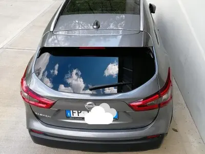 Usata Nissan Qashqai N-Connecta 110 CV (80 kW) 2018 Grigio SUV