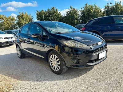 Usata Ford Fiesta 97 CV (71 kW) 2010 Nero Utilitaria