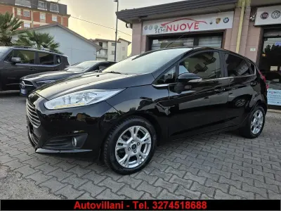 Usata Ford Fiesta 75 CV (55 kW) 2016 Nero Utilitaria