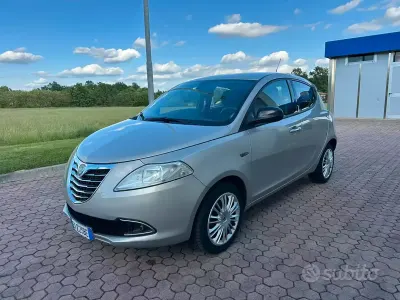 Usata Lancia Ypsilon 95 CV (69 kW) 2011 Grigio Utilitaria