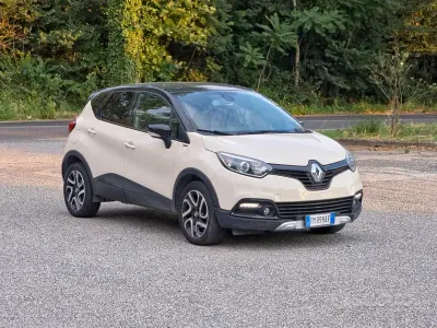 Usata Renault Captur Intens 90 CV (66 kW) 2017 Beige SUV