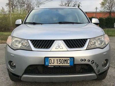 usata Mitsubishi Outlander 2.0 DI-D Instyle 7 p.ti DPF