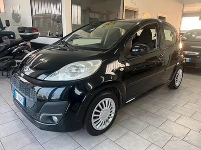 Usata Peugeot 107 Active 68 CV (50 kW) 2013 Nero Utilitaria