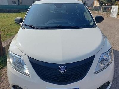 Usata Lancia Ypsilon 69 CV (50 kW) 2018 Bianco Utilitaria