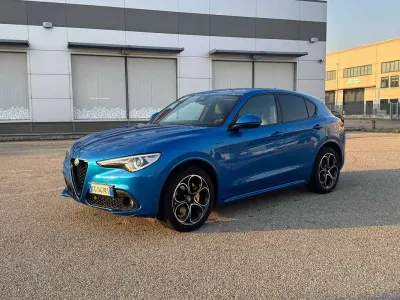 Usata Alfa Romeo Stelvio Veloce 209 CV (153 kW) 2021 Blu/azzurro SUV