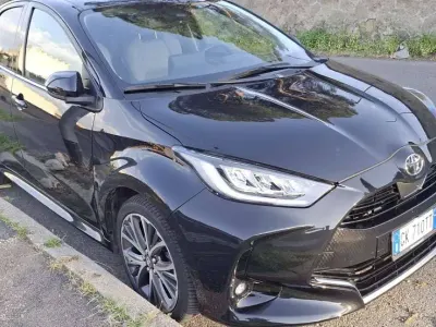 Usata Toyota Yaris Lounge 131 CV (96 kW) 2022 Nero Utilitaria