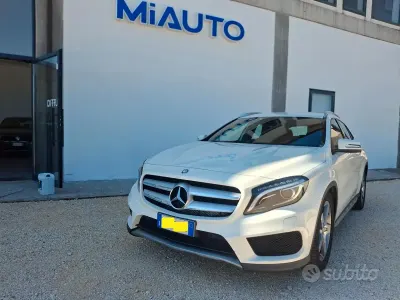 Usata Mercedes GLA200 Executive 136 CV (100 kW) 2015 Bianco SUV