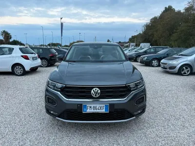 Usata VW T-Roc Style 150 CV (110 kW) 2018 Grigio SUV