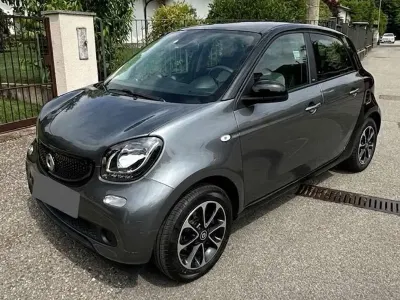 Usata Smart ForFour Passion 71 CV (52 kW) 2016 Grigio Utilitaria