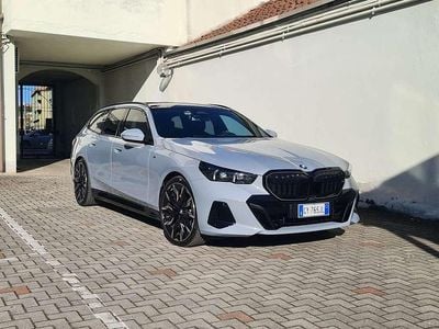 Usata BMW 540 M Sport 249 CV (183 kW) 2025 Grigio Station wagon