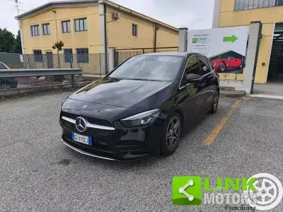 Usata Mercedes B200 AMG line 150 CV (110 kW) 2020 Nero Monovolume