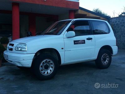 Usata Suzuki Grand Vitara 94 CV (69 kW) 2000 Grigio Berlina