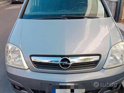 Usata Opel Meriva 90 CV (66 kW) 2010 Grigio Monovolume