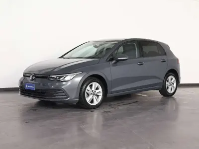 Usata VW Golf VIII Life 116 CV (85 kW) 2023 Dolphin grey Berlina