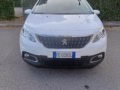 Usata Peugeot 2008 Active 99 CV (72 kW) 2016 Bianco SUV