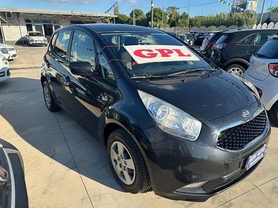 Usata Kia Venga 89 CV (65 kW) 2015 Nero Utilitaria