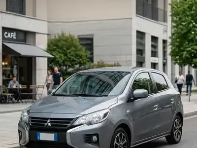 Usata Mitsubishi Space Star Invite 71 CV (52 kW) 2023 Grigio Utilitaria