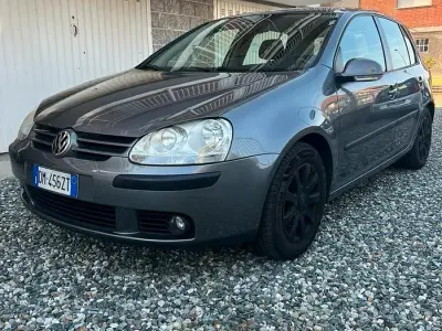 Usata VW Golf VI 102 CV (75 kW) 2008 Grigio Utilitaria