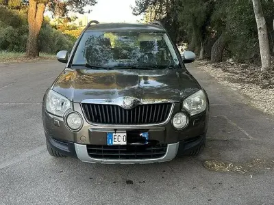 Usata Skoda Yeti 105 CV (77 kW) 2010 Marrone SUV