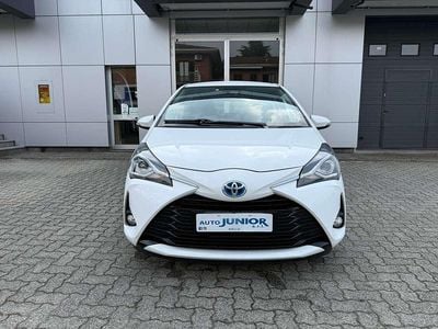 Usata Toyota Yaris Hybrid Active 73 CV (53 kW) 2017 Bianco Berlina