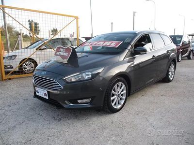 Usata Ford Focus Titanium 120 CV (88 kW) 2015 Grigio Station wagon