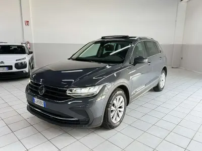Usata VW Tiguan R-line 177 CV (130 kW) 2022 Grigio SUV