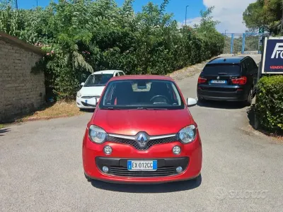 Usata Renault Twingo SE 69 CV (50 kW) 2014 Rosso Utilitaria