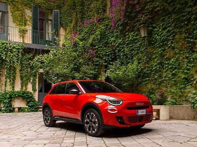 Nuova Fiat 600 Pop 145 CV (106 kW) 2026 Argento SUV