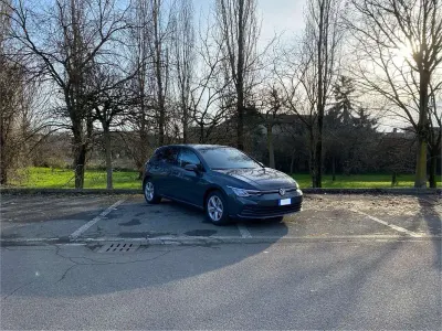 Usata VW Golf VIII Life 110 CV (80 kW) 2021 Berlina