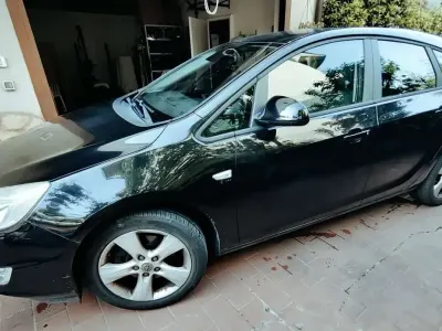 Occasion Opel Astra 125 ch (91 kW) 2011 Noir Berline
