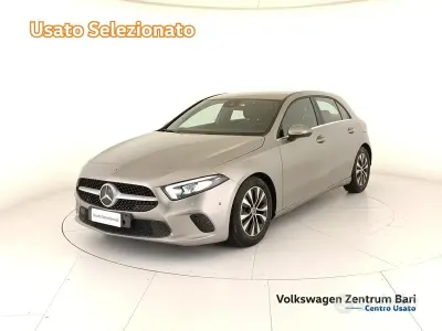 Usata Mercedes A180 Business 116 CV (85 kW) 2020 Grigio Berlina