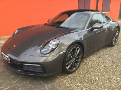 Usata Porsche 911 Carrera 385 CV (283 kW) 2023 Grigio agata Coupé