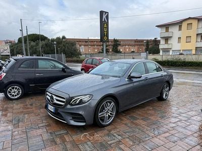 Usata Mercedes E350 Premium 258 CV (189 kW) 2018 Gray Berlina