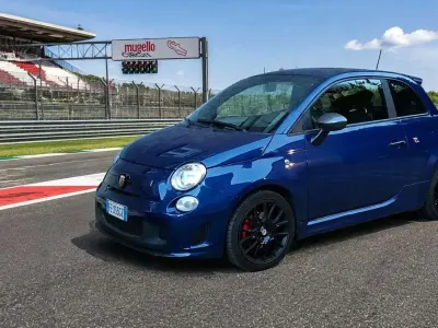 Usata Abarth 595 140 CV (102 kW) 2016 Blu/azzurro Utilitaria