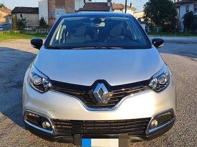 Usata Renault Captur 90 CV (66 kW) 2016 Grigio SUV