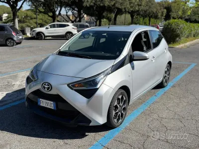 Second-hand Toyota Aygo Connect Style 72 CP (52 kW) 2020 Gri Hatchback