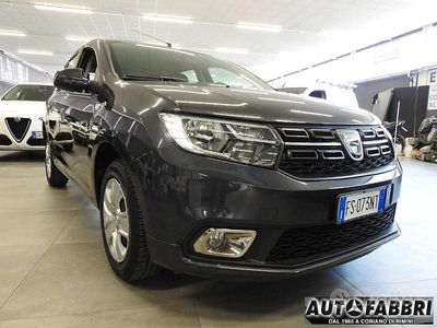 Usata Dacia Sandero Lauréate 75 CV (55 kW) 2019 Grigio Berlina