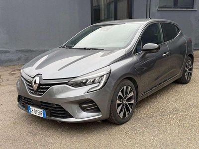 Usata Renault Clio V Equilibre 101 CV (74 kW) 2023 Grigio Berlina