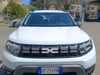 Usata Dacia Duster Journey 101 CV (74 kW) 2023 Bianco SUV