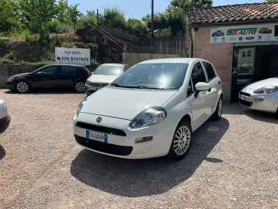 Gebraucht Fiat Punto Street 75 PS (55 kW) 2015 Weiß Kleinwagen