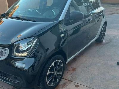 Usata Smart ForFour Passion 71 CV (52 kW) 2015 Nero Utilitaria